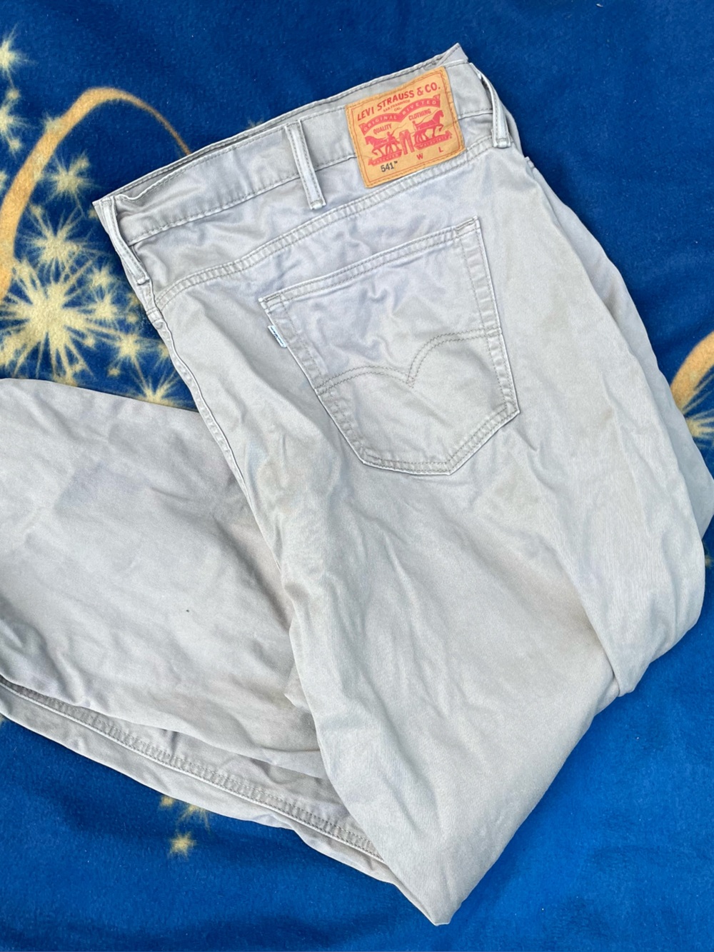 Levi's Strauss Light Khaki Men's Relaxed Jeans - Classic Fit size 48/30